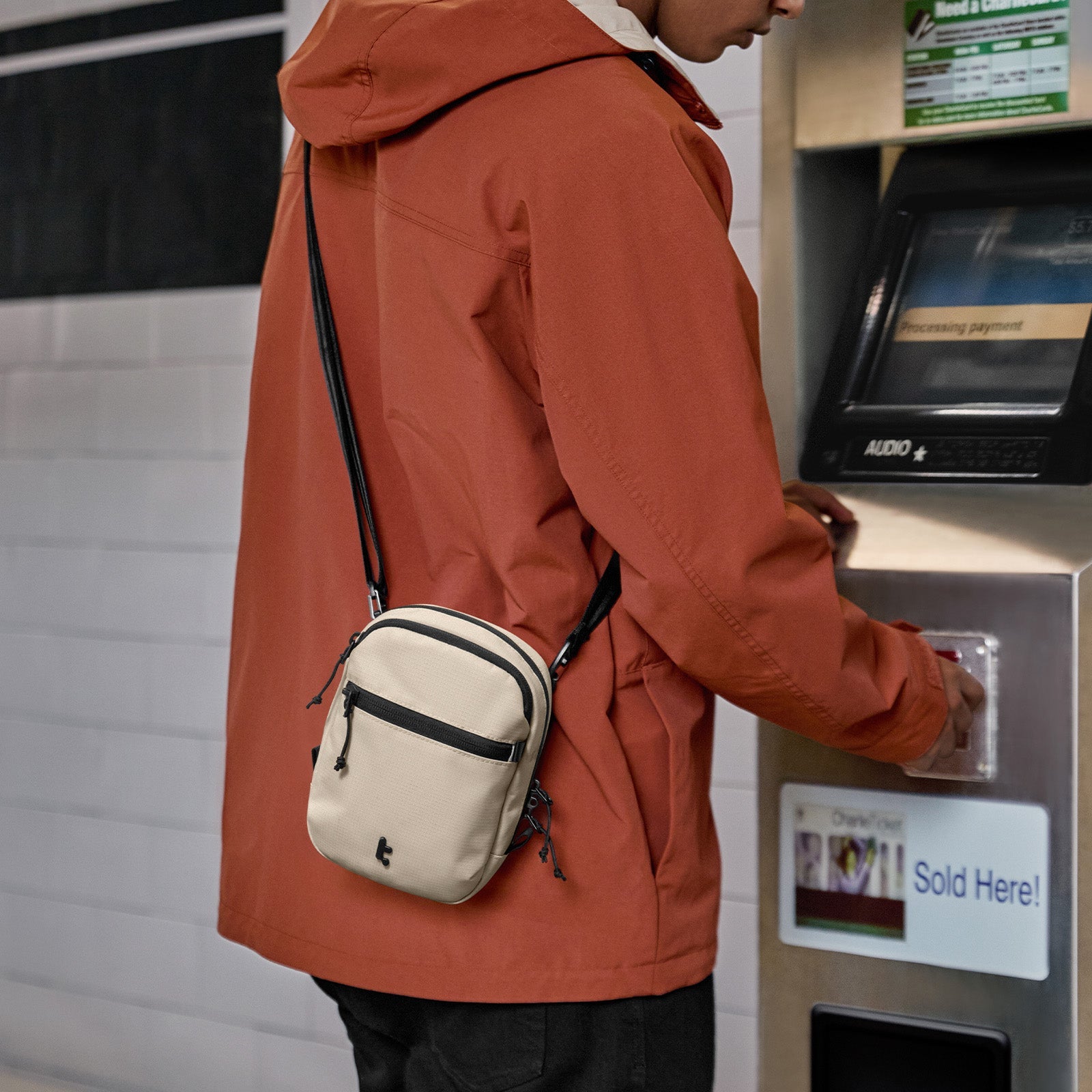 Aviator-T37 旅行斜孭袋 1.3L