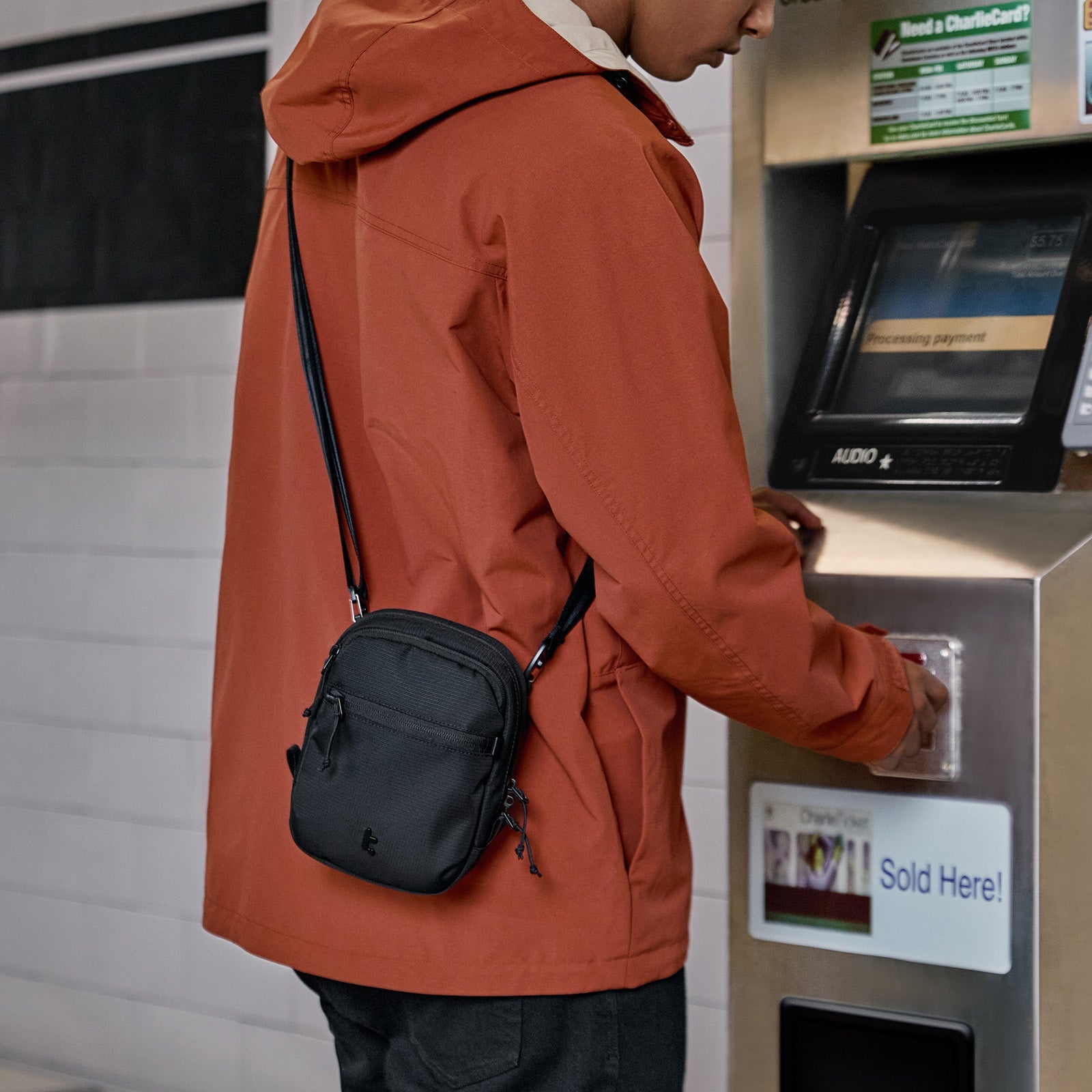 Aviator-T37 旅行斜孭袋 1.3L