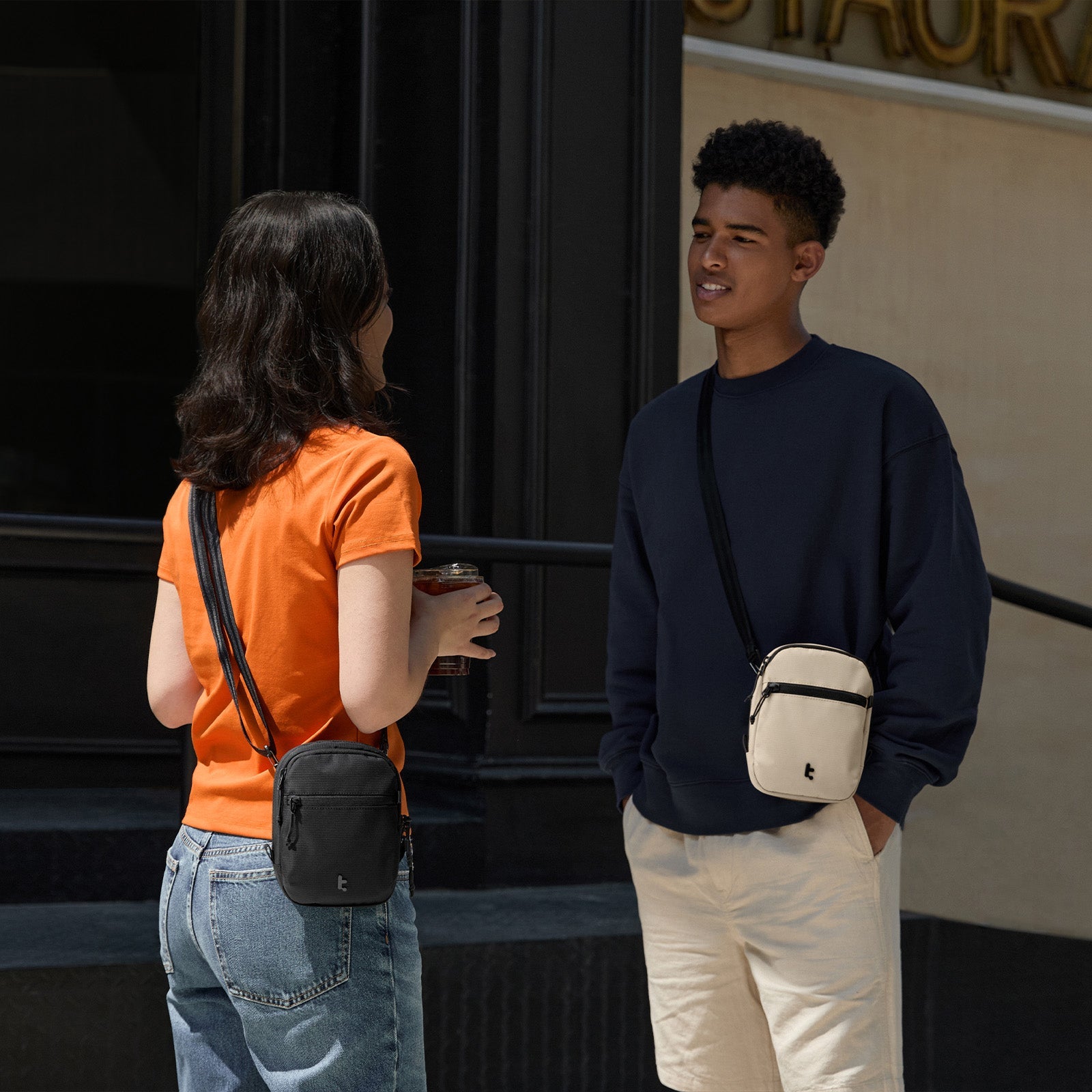 Aviator-T37 旅行斜孭袋 1.3L