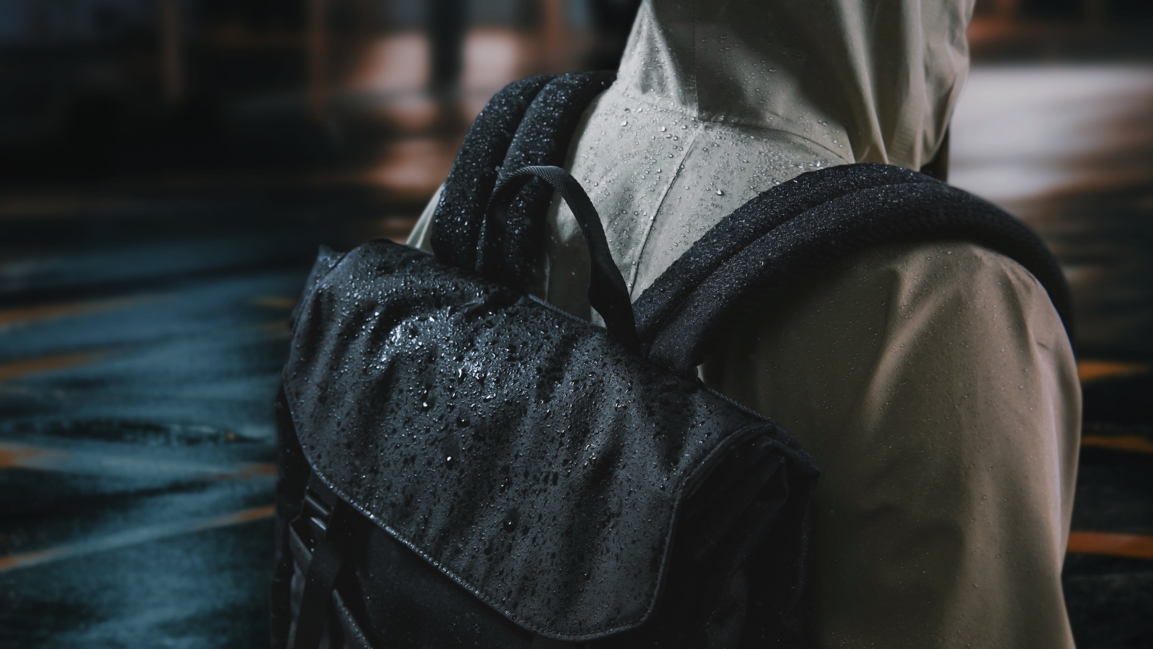 Slash-T64 輕量電腦背囊 18L