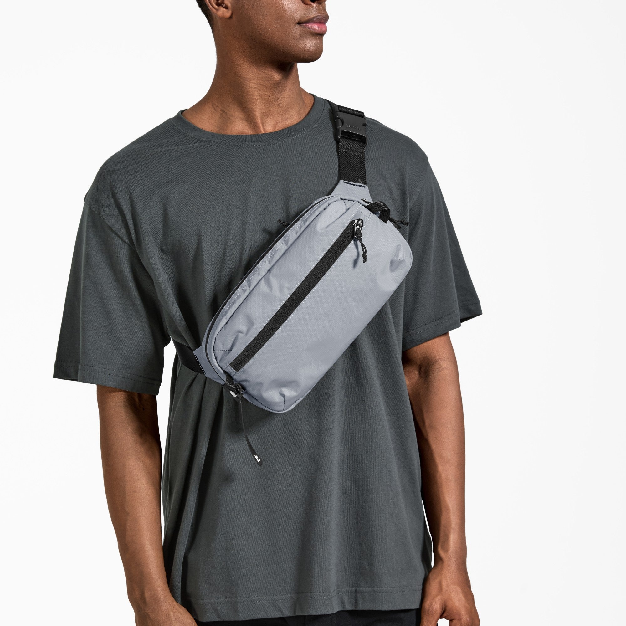 Aviator-T33 飛行家輕量斜孭袋3.5L