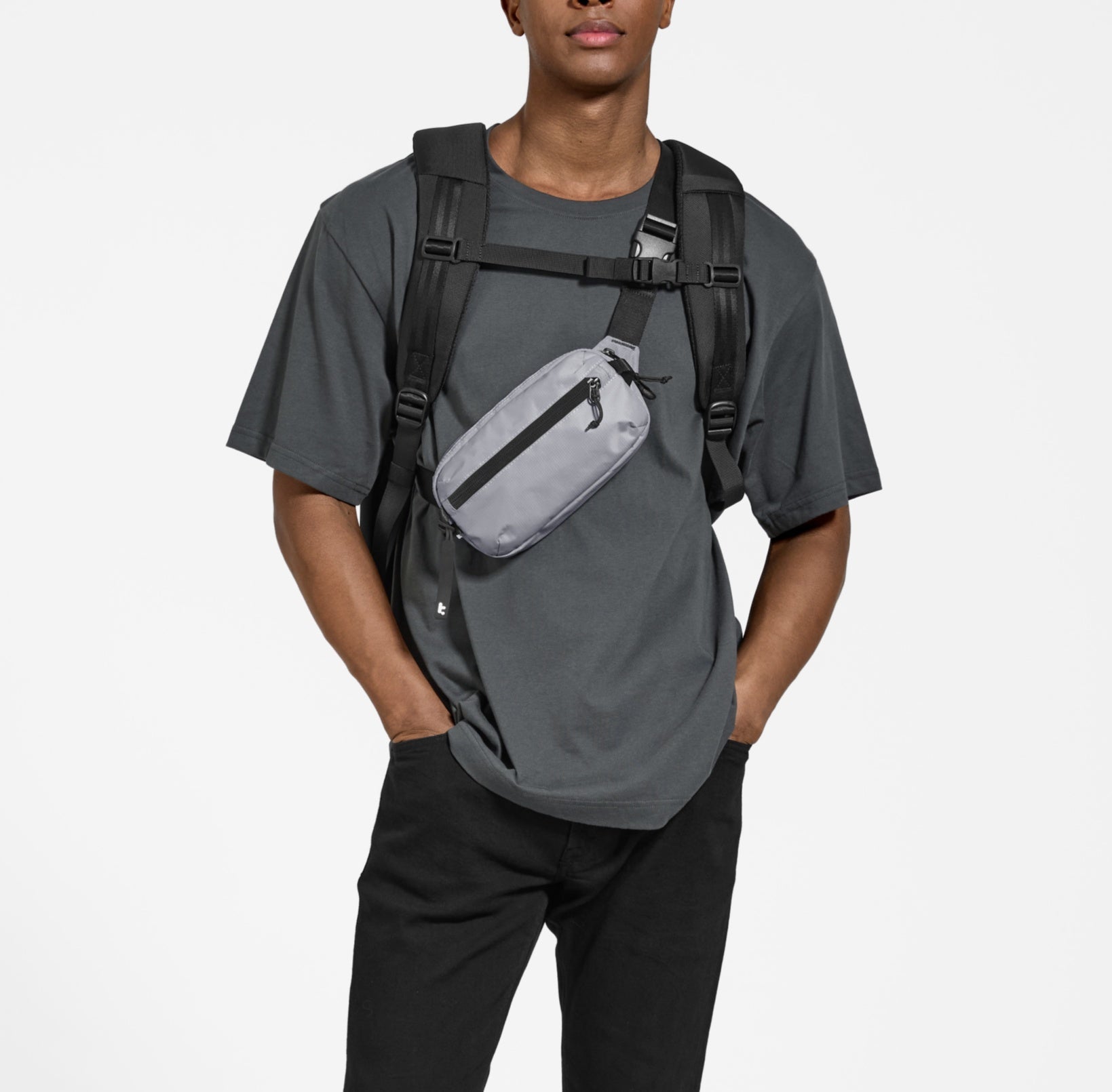 Aviator-T33 飛行家輕量斜孭袋2.5L