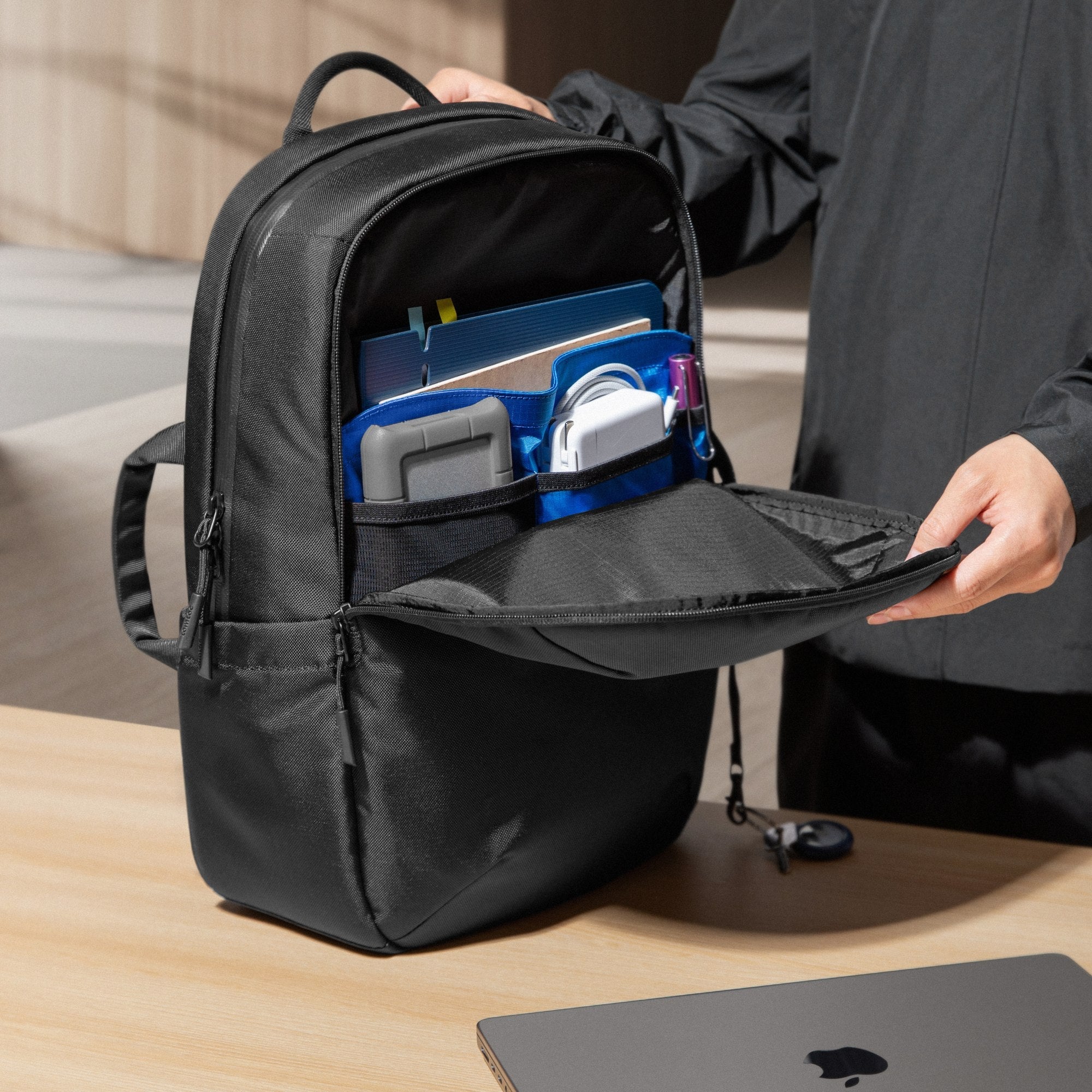 UrbanEX-T65 手提電腦袋背囊 S 20L