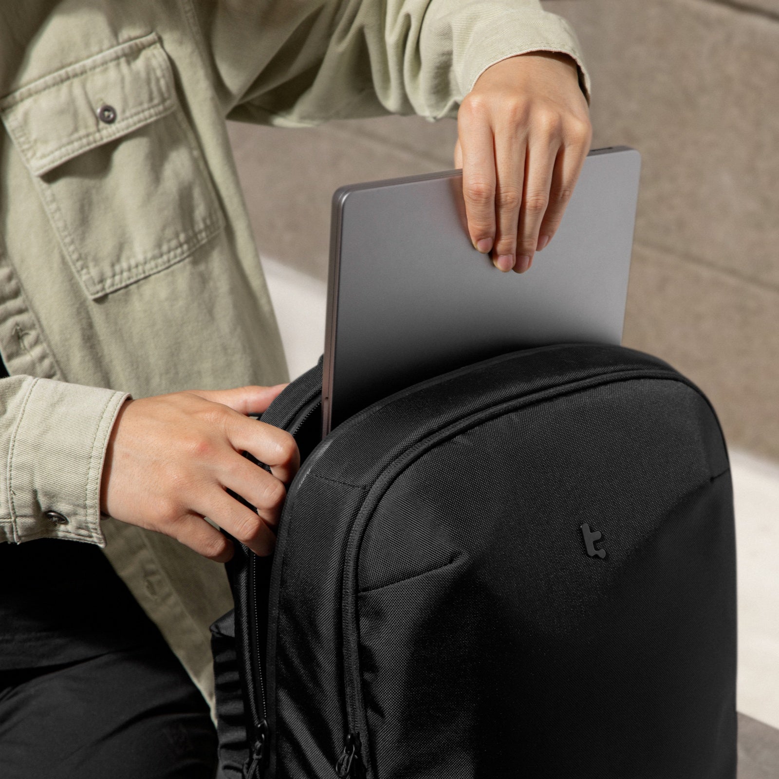 UrbanEX-T65 手提電腦袋背囊 S 20L