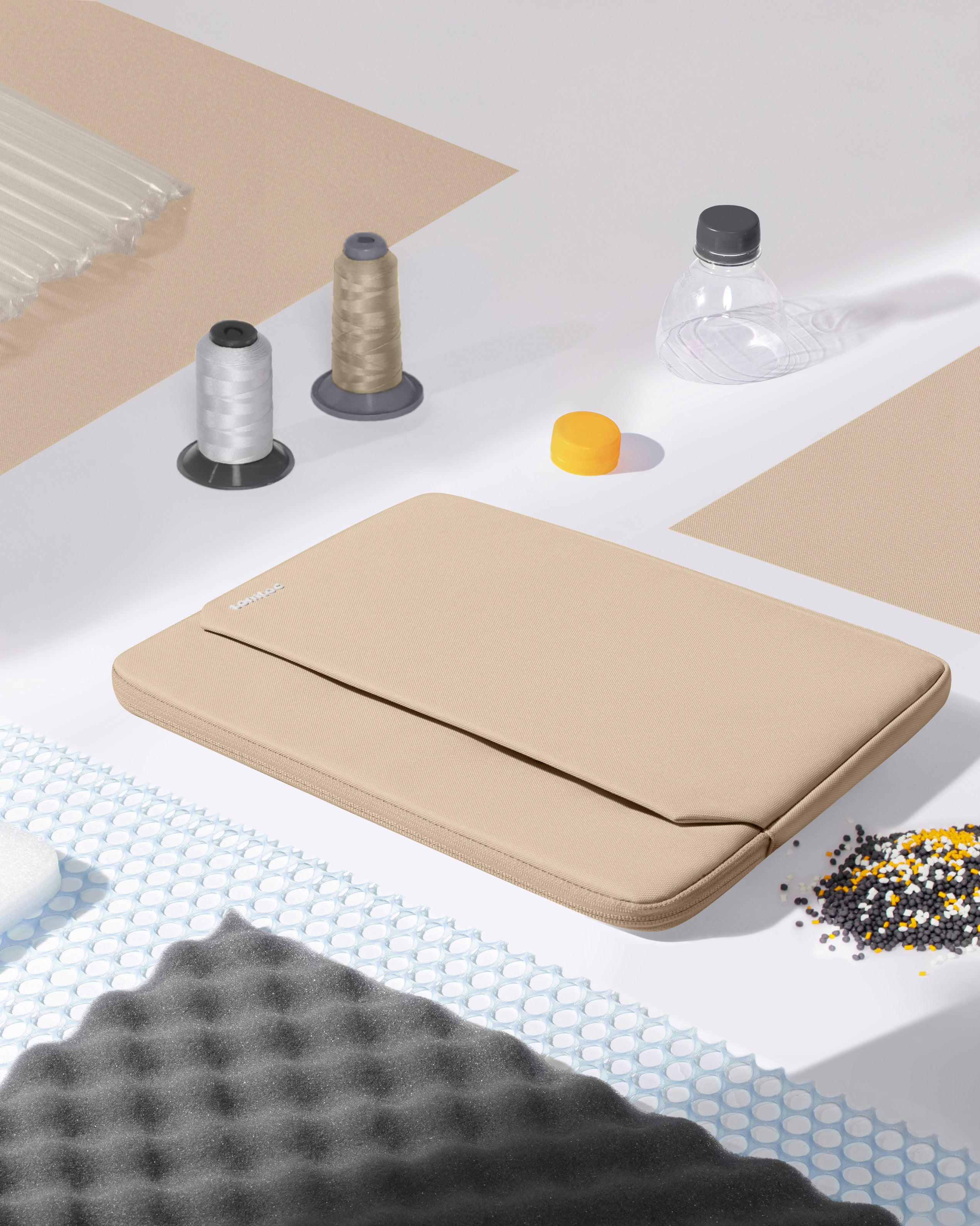 tomtoc Light-A18輕巧幾何內膽包13寸 孤丘沙A18C2K3