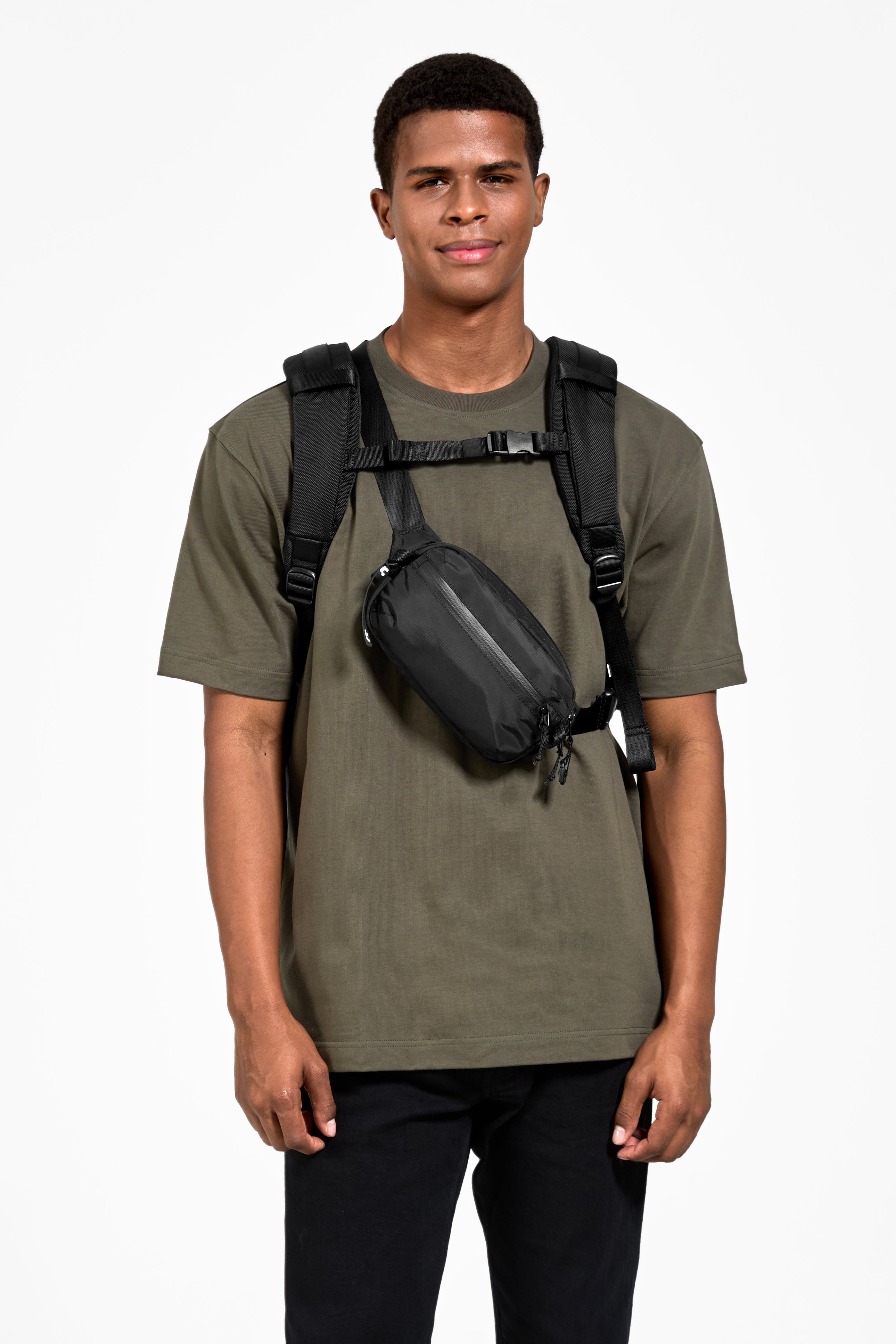 tomtoc Aviator-T33 飛行家輕行胸包 2.5L 輕影黑 T33S2D1