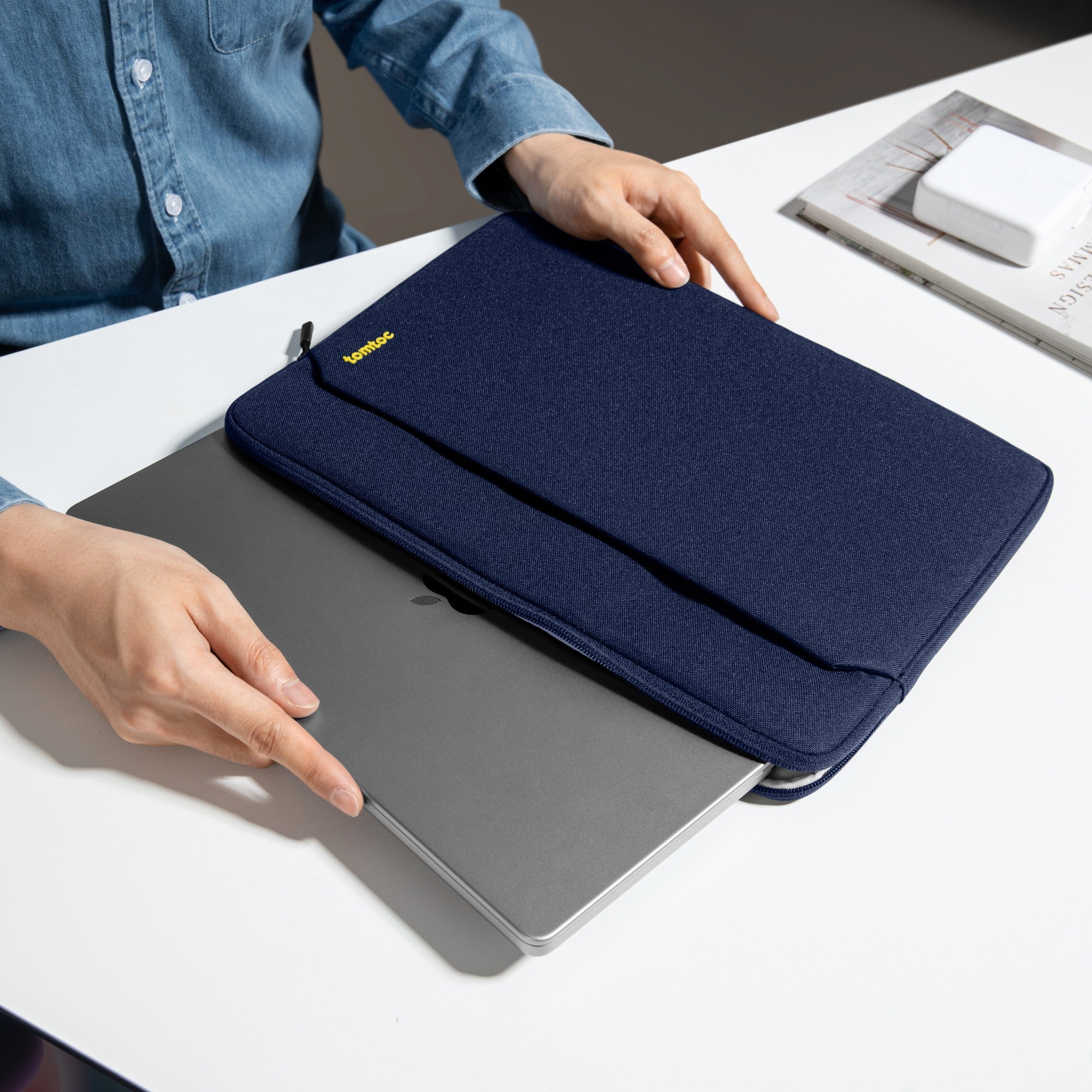 Light-A18電腦袋保護袋 適用於15吋 Macbook Air