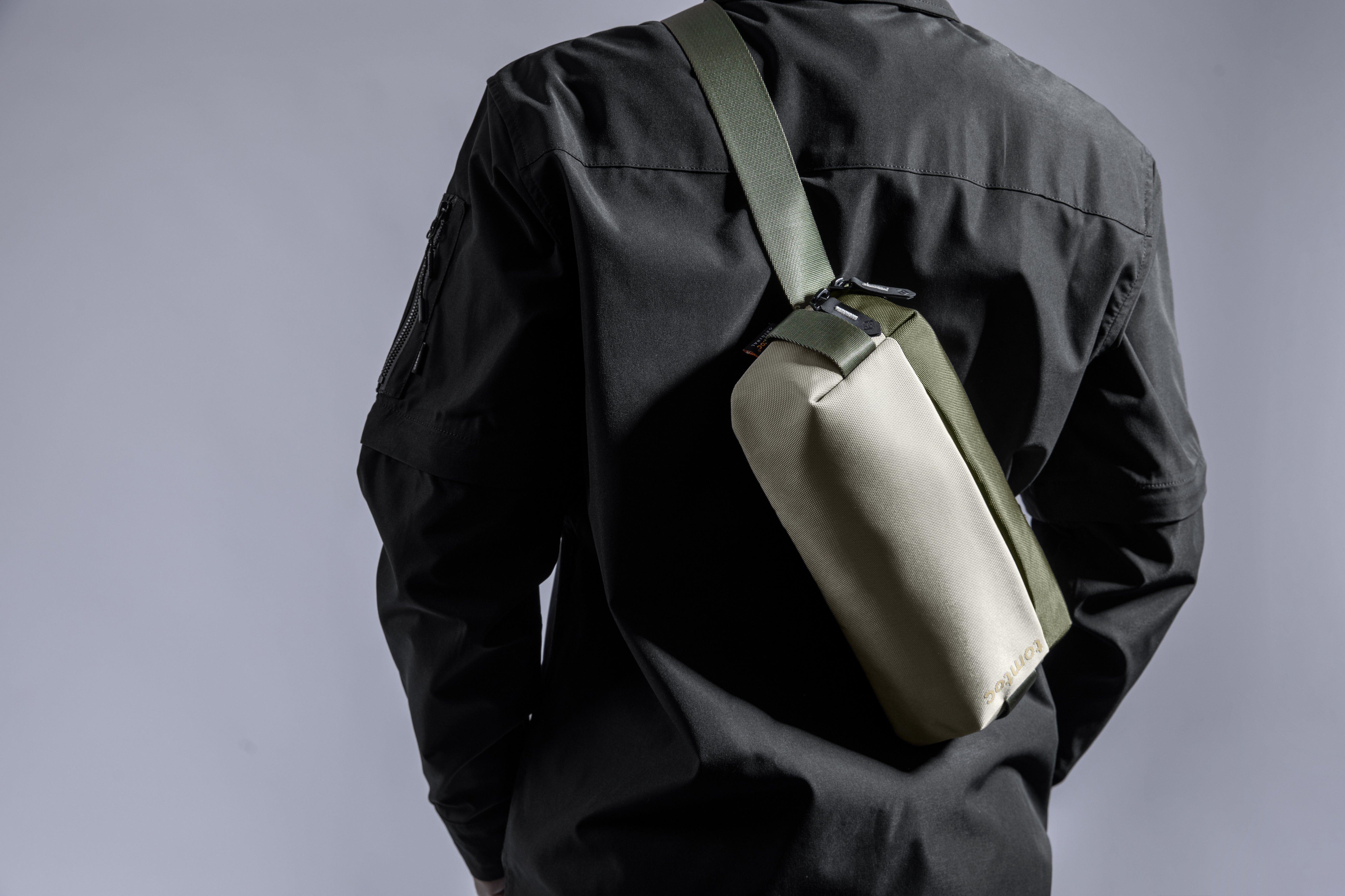 tomtoc Explorer-T21 城市穿梭斜背包 S 8.3吋/3L (Black, Last Summer, Space Gray, Light Gray, Olive Green)
