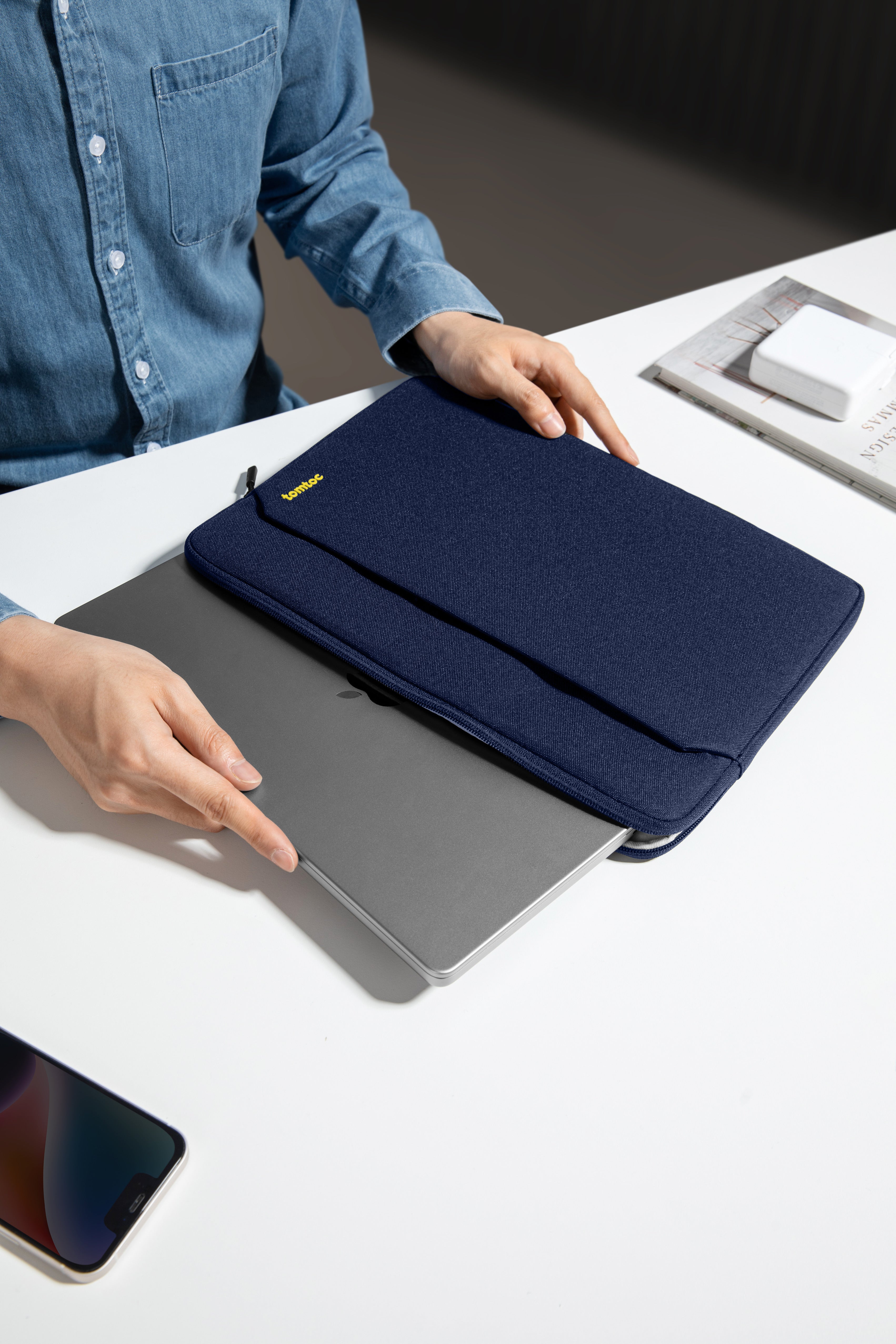 tomtoc Light-A18 筆記型電腦保護套（適用於 14 吋 MacBook Pro） A18D2B2