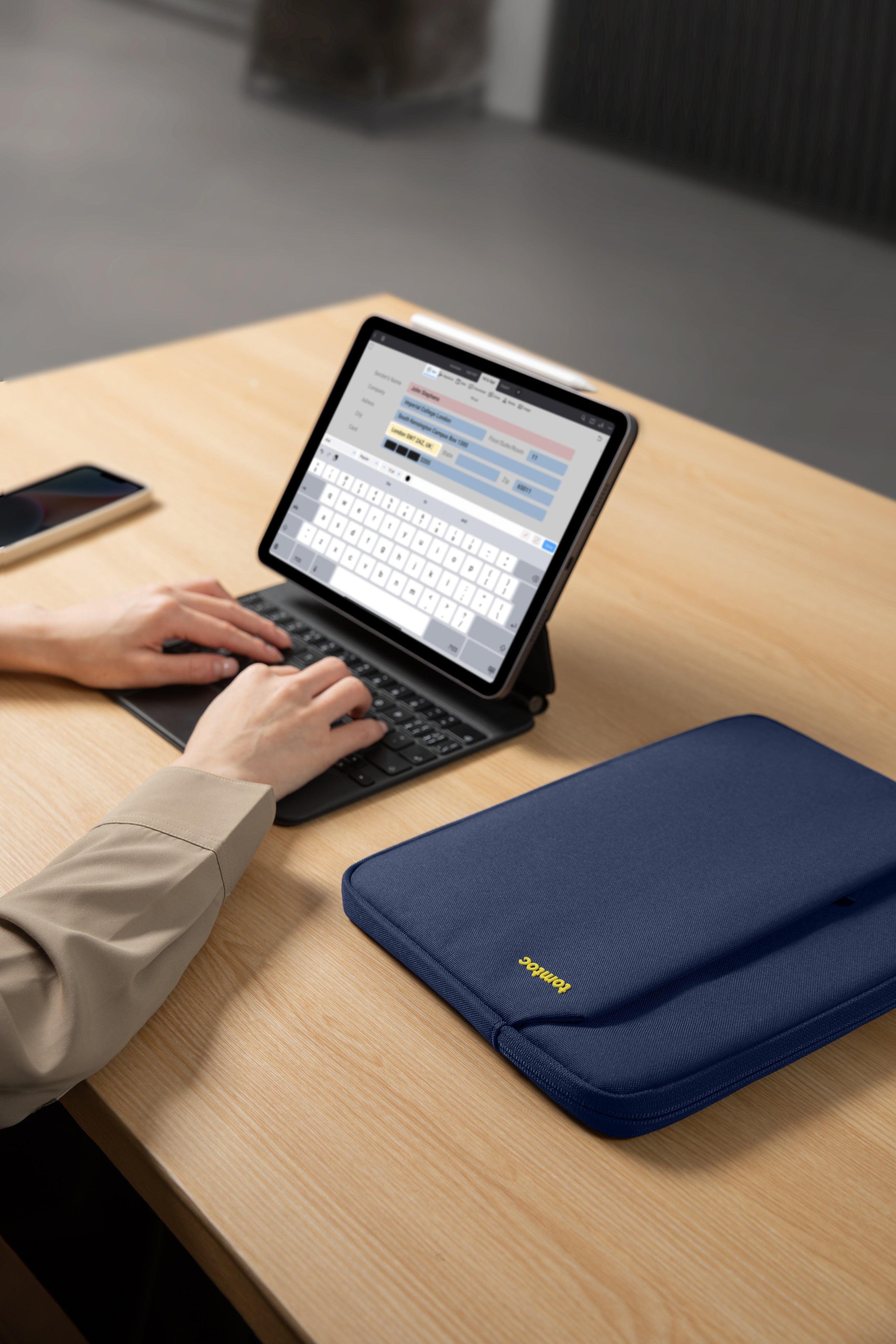 tomtoc Light-B18 Tablet Sleeve (12.9inch)